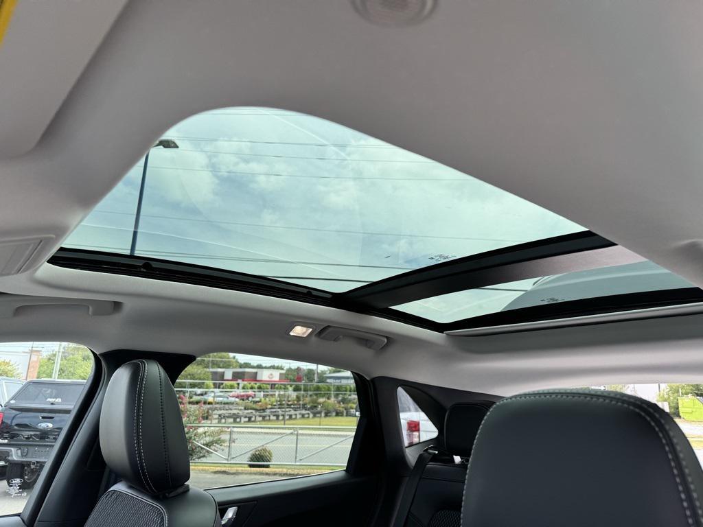 new 2025 Ford Escape PHEV car, priced at $39,690