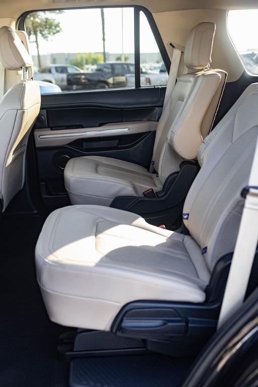 used 2024 Ford Expedition car, priced at $54,300
