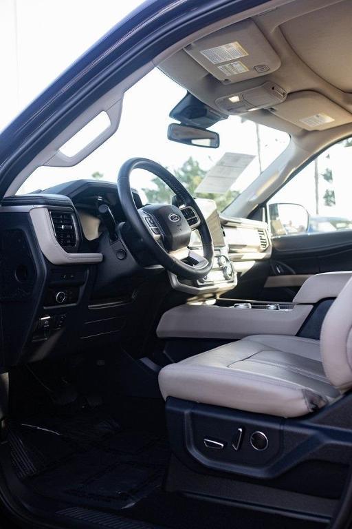 used 2024 Ford Expedition car, priced at $54,300