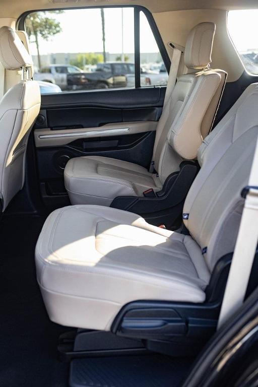 used 2024 Ford Expedition car, priced at $55,000