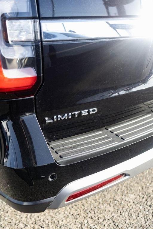 used 2024 Ford Expedition car, priced at $55,000