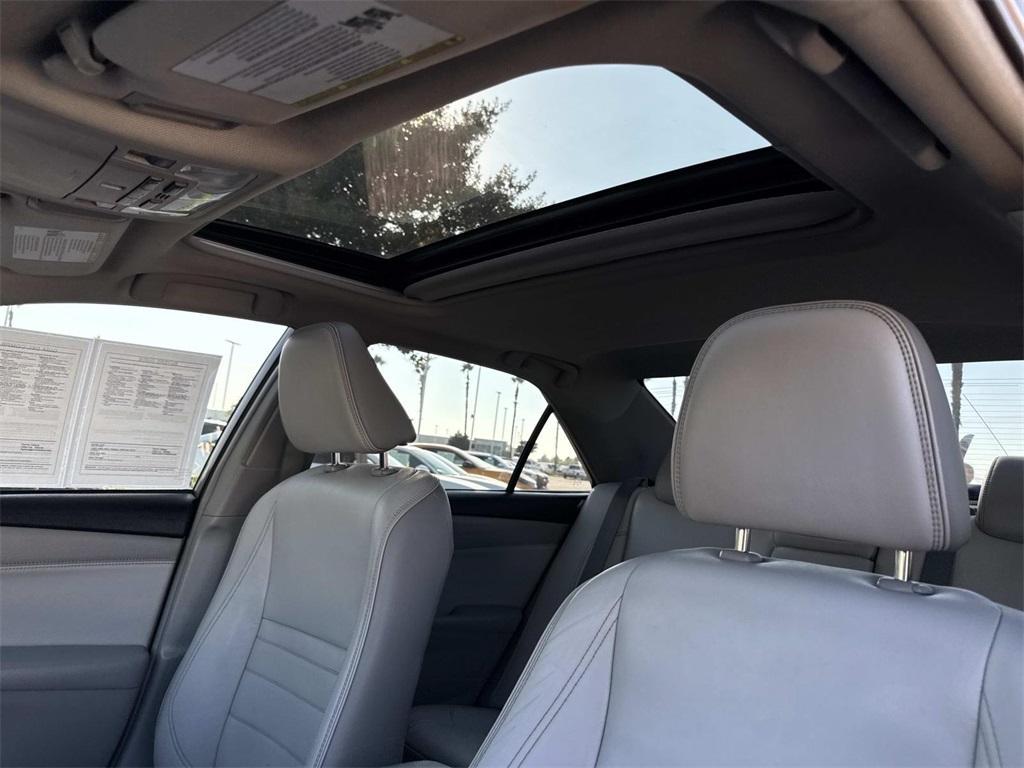 used 2017 Toyota Camry Hybrid car, priced at $16,900