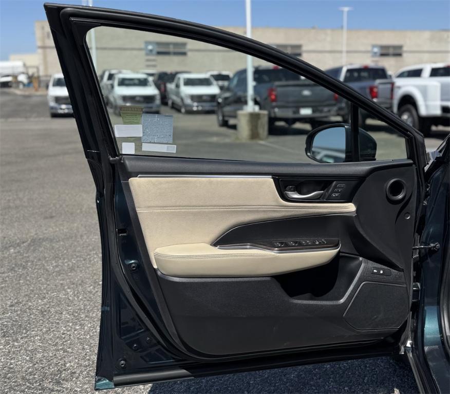 used 2020 Honda Clarity Plug-In Hybrid car, priced at $23,700