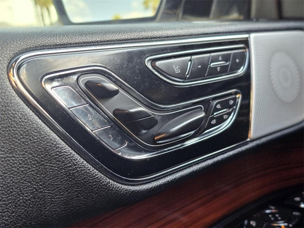 used 2019 Lincoln Navigator car, priced at $35,900