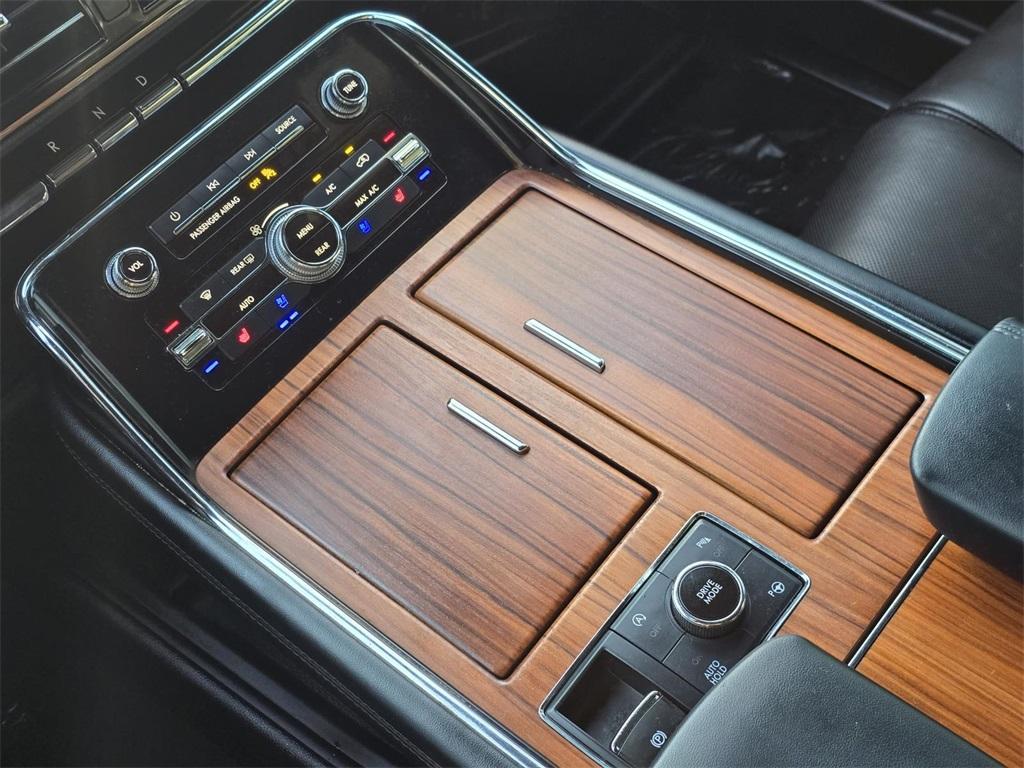 used 2019 Lincoln Navigator car, priced at $35,900