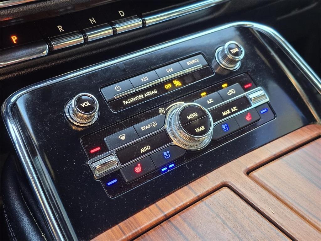 used 2019 Lincoln Navigator car, priced at $35,900