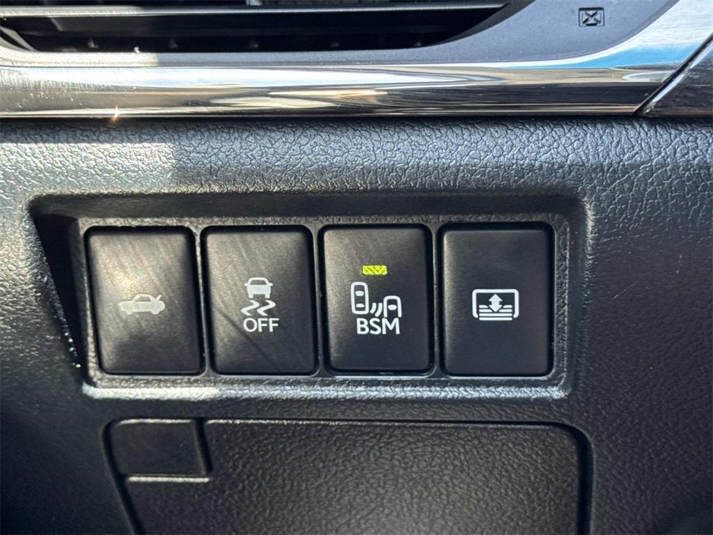 used 2015 Toyota Avalon Hybrid car, priced at $14,500