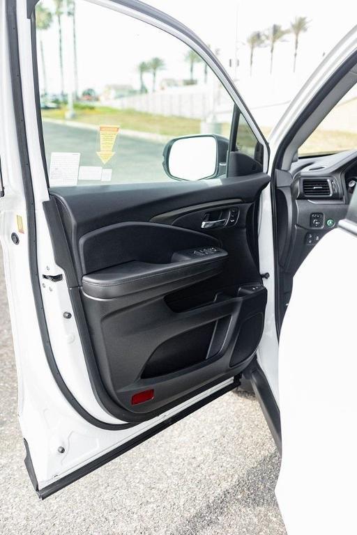 used 2022 Honda Pilot car, priced at $30,900