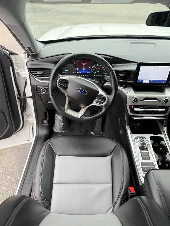 used 2022 Ford Explorer car, priced at $29,300