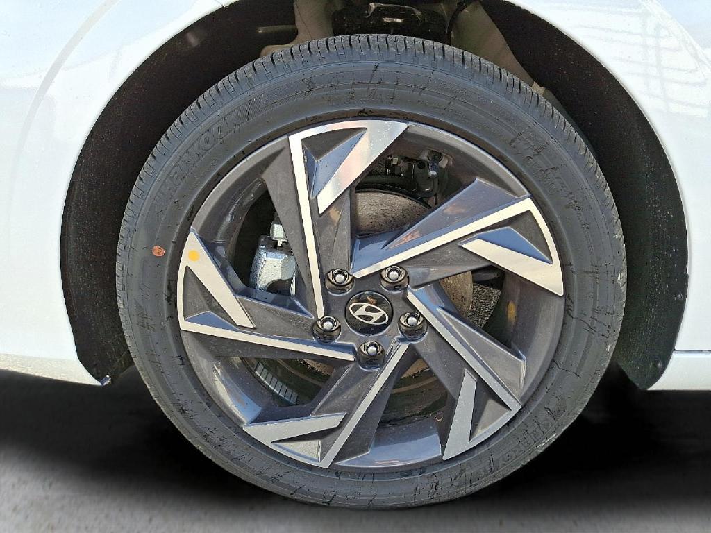 new 2025 Hyundai Elantra car, priced at $25,706