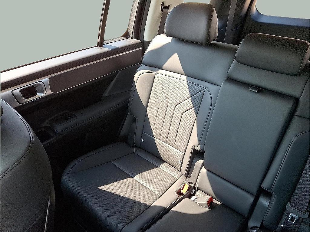 new 2025 Hyundai Santa Fe car, priced at $35,940