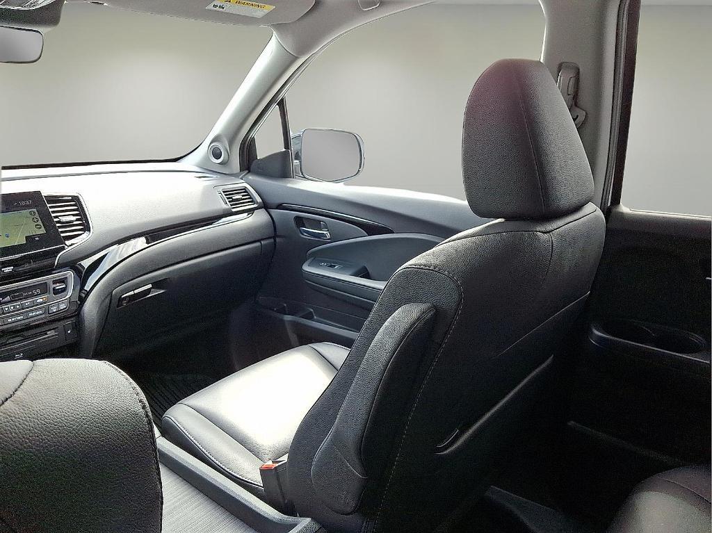 used 2022 Honda Pilot car, priced at $35,490