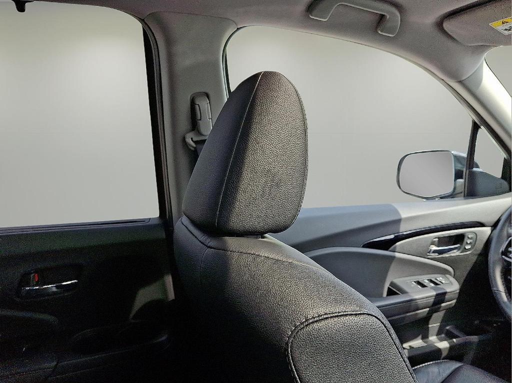 used 2022 Honda Pilot car, priced at $35,490