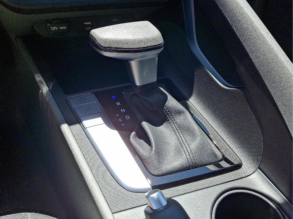 new 2025 Hyundai Elantra car, priced at $22,635