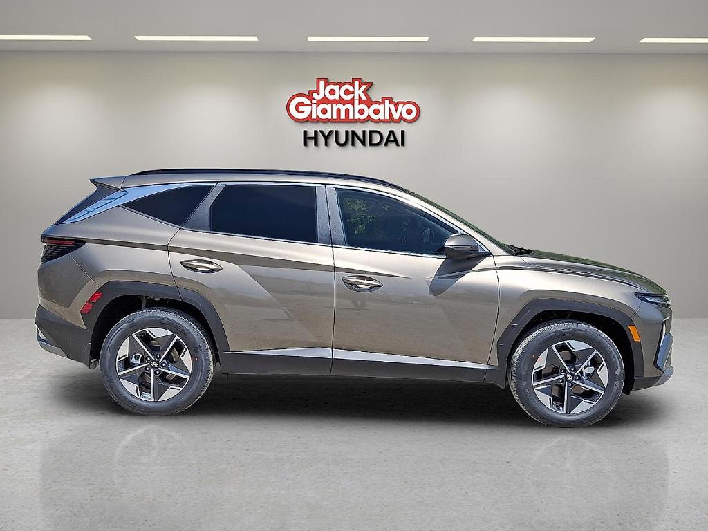 new 2025 Hyundai TUCSON Hybrid car, priced at $36,695