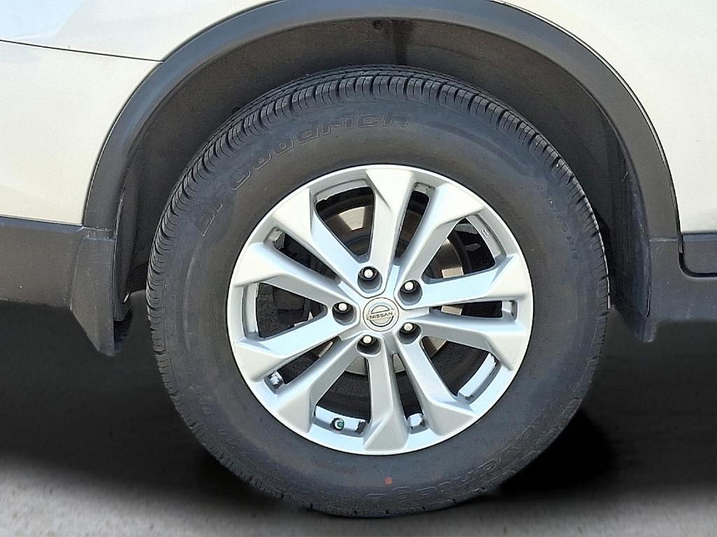 used 2015 Nissan Rogue car, priced at $10,990