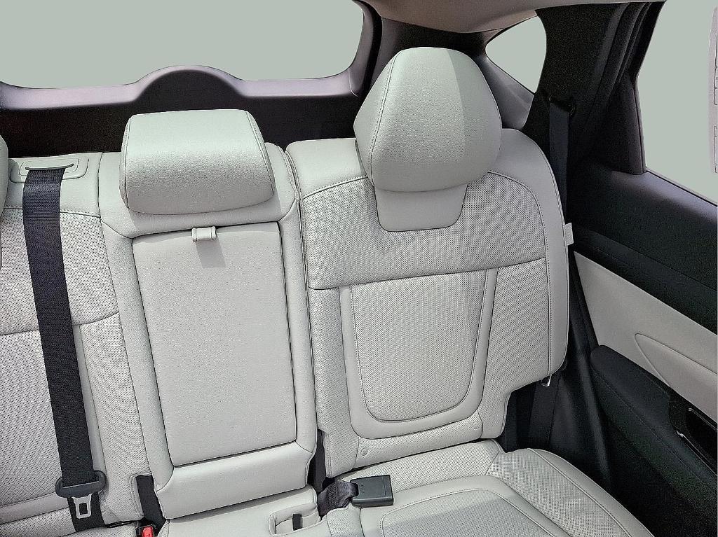 new 2025 Hyundai TUCSON Hybrid car, priced at $41,314
