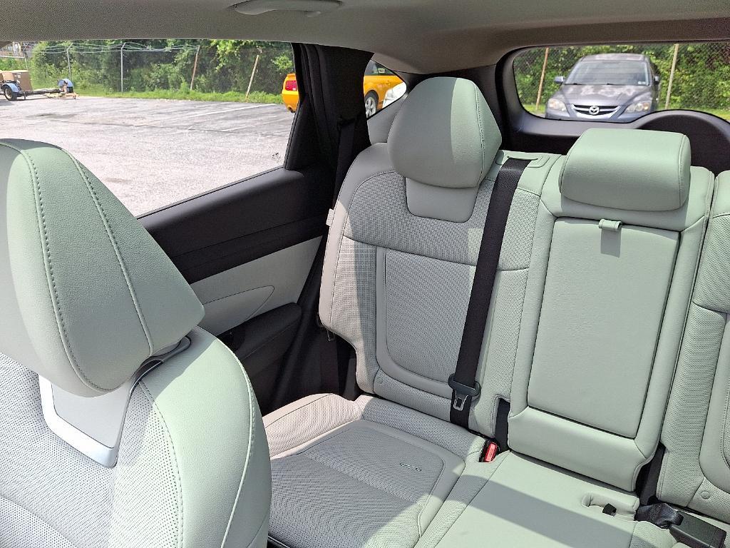 new 2025 Hyundai TUCSON Hybrid car, priced at $41,314