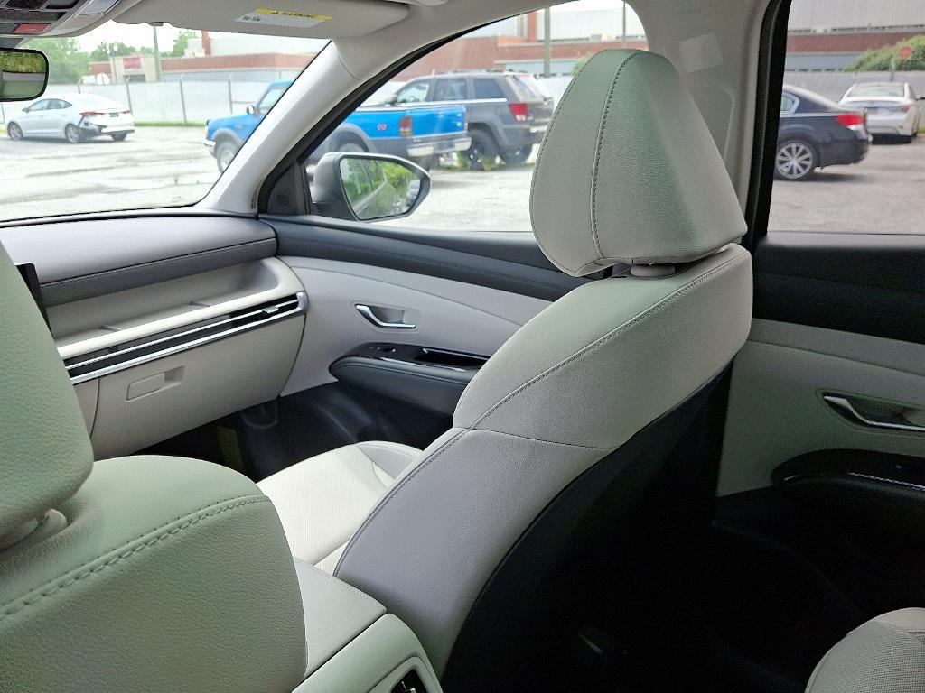 new 2025 Hyundai TUCSON Hybrid car, priced at $41,314