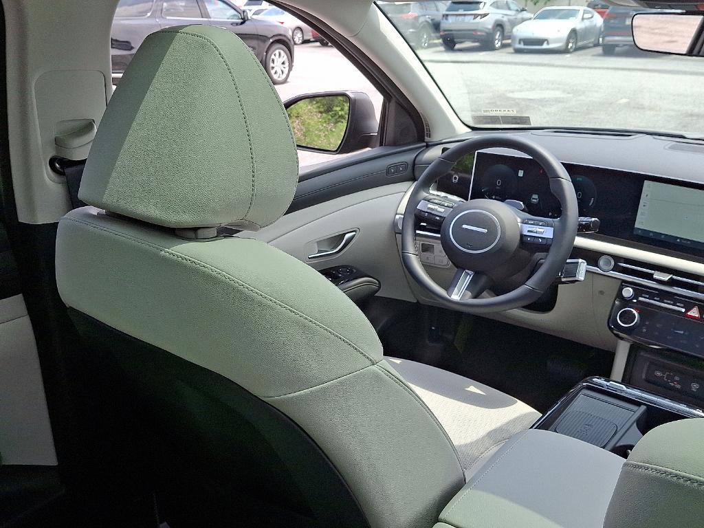 new 2025 Hyundai TUCSON Hybrid car, priced at $41,314