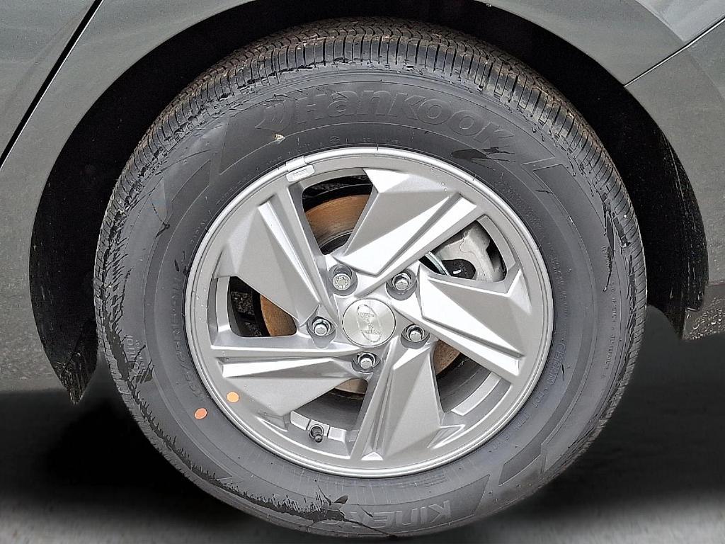 new 2025 Hyundai Elantra car, priced at $22,296