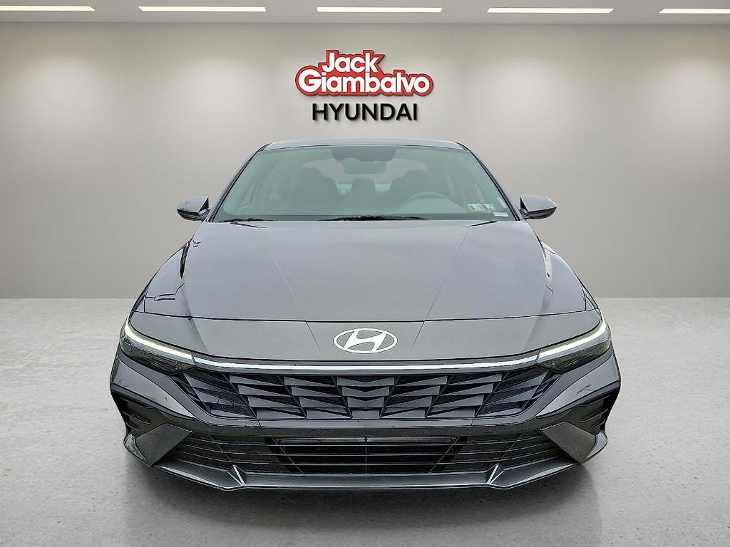 new 2025 Hyundai Elantra car, priced at $22,296