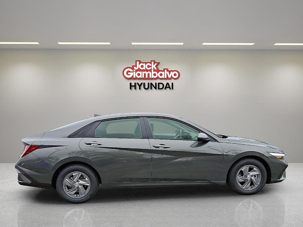 new 2025 Hyundai Elantra car, priced at $22,296