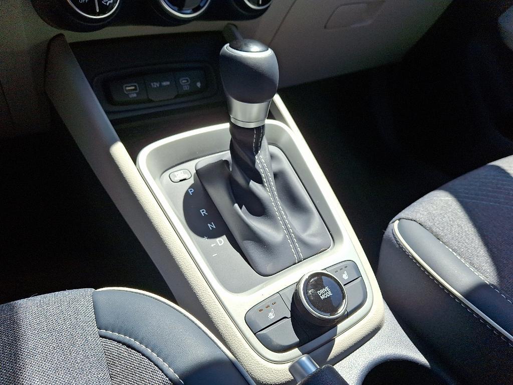 new 2025 Hyundai Venue car, priced at $24,014