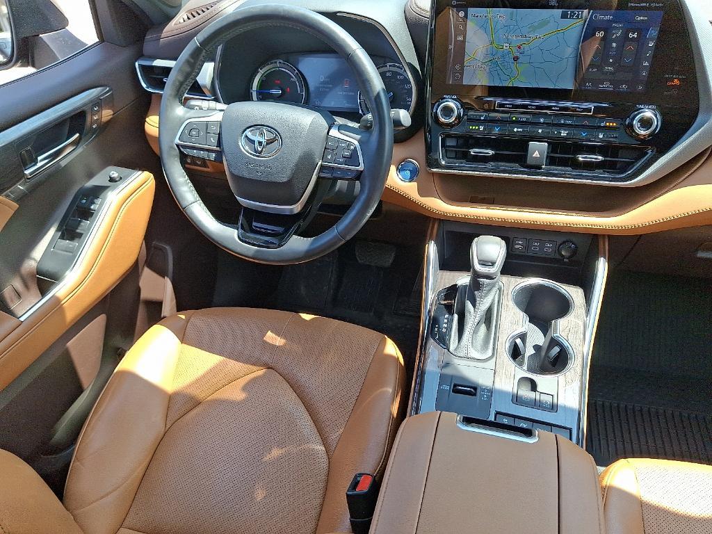 used 2022 Toyota Highlander Hybrid car, priced at $45,990
