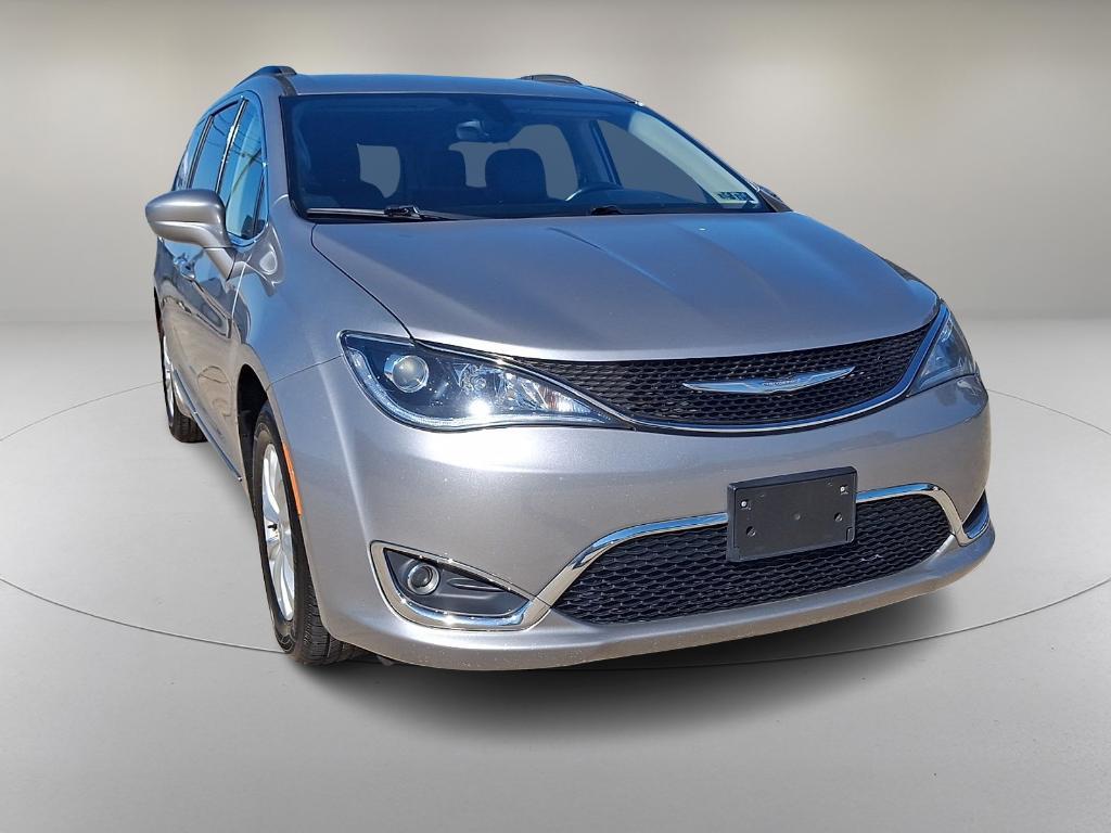 used 2017 Chrysler Pacifica car, priced at $11,590