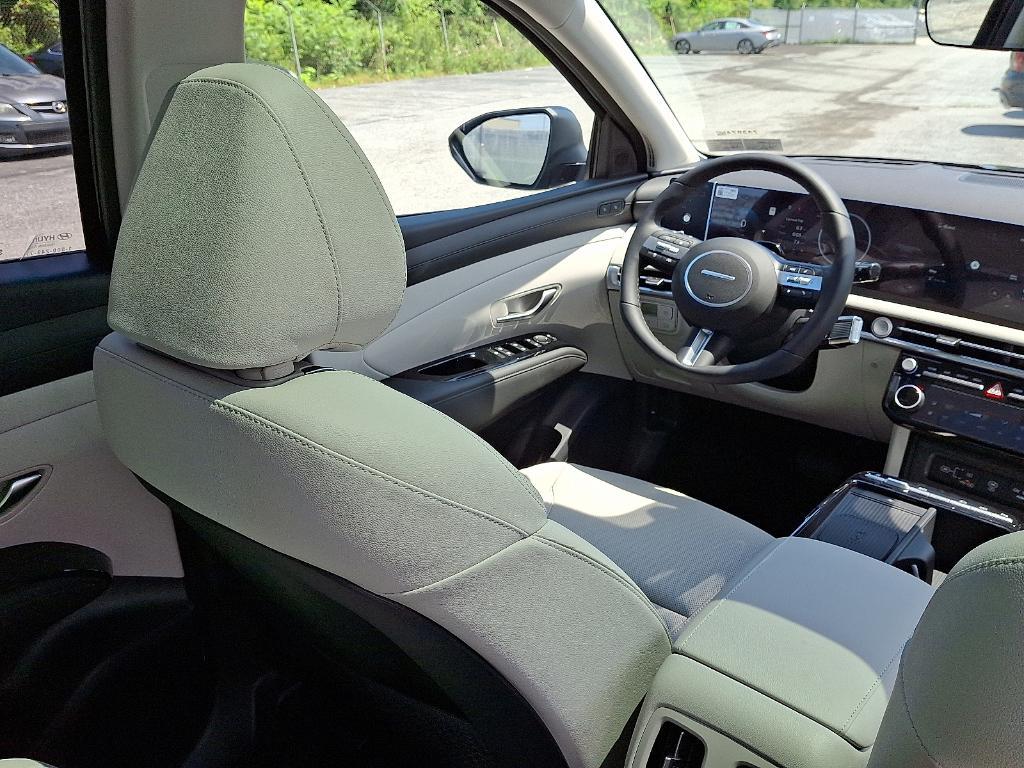 new 2025 Hyundai TUCSON Hybrid car, priced at $38,485