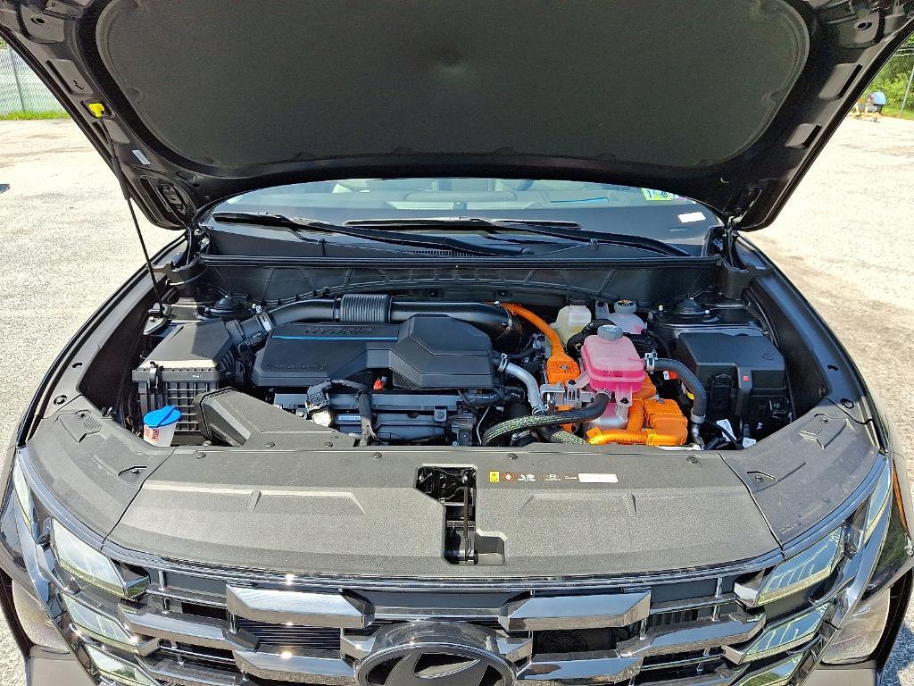 new 2025 Hyundai TUCSON Hybrid car, priced at $38,485