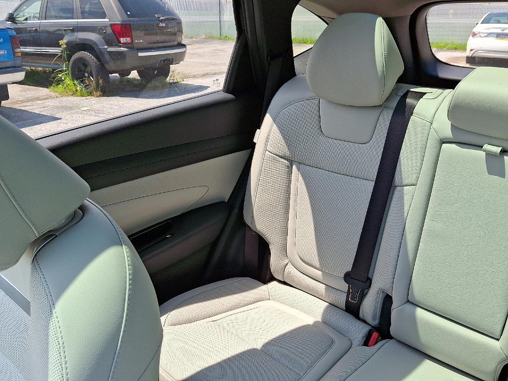 new 2025 Hyundai TUCSON Hybrid car, priced at $38,485