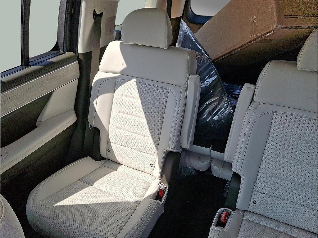 new 2025 Hyundai SANTA FE HEV car, priced at $50,000