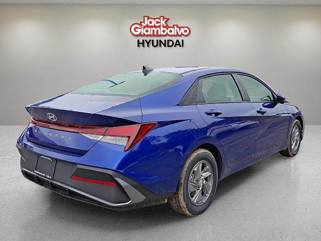 new 2025 Hyundai Elantra car, priced at $22,284