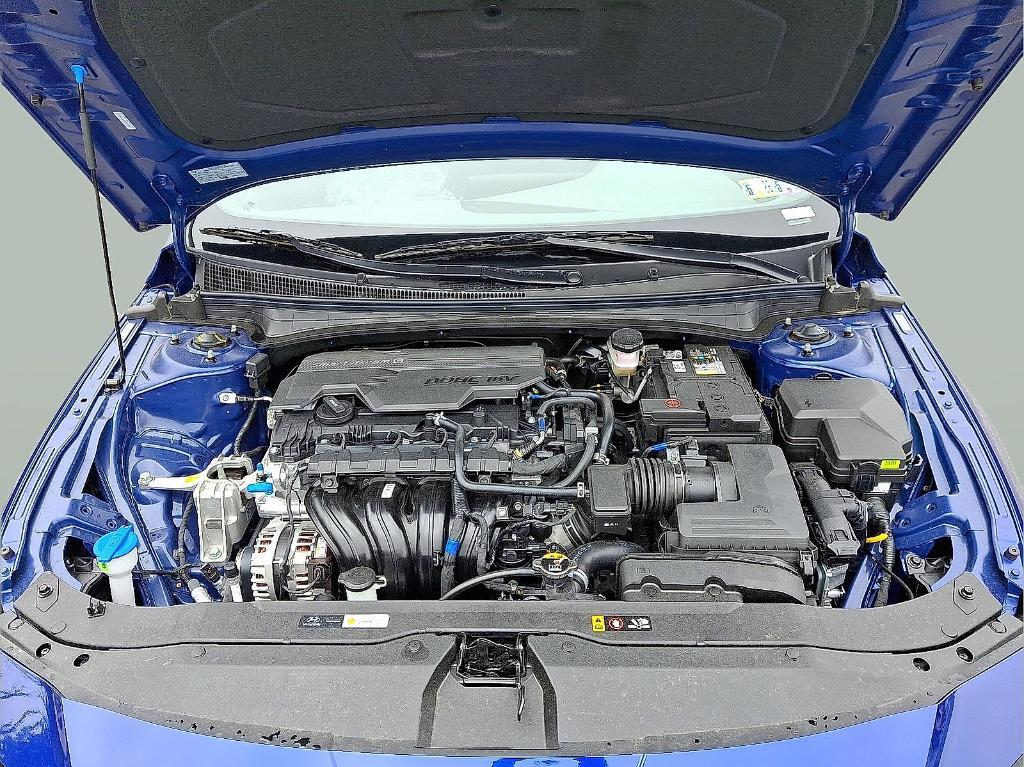 new 2025 Hyundai Elantra car, priced at $22,284