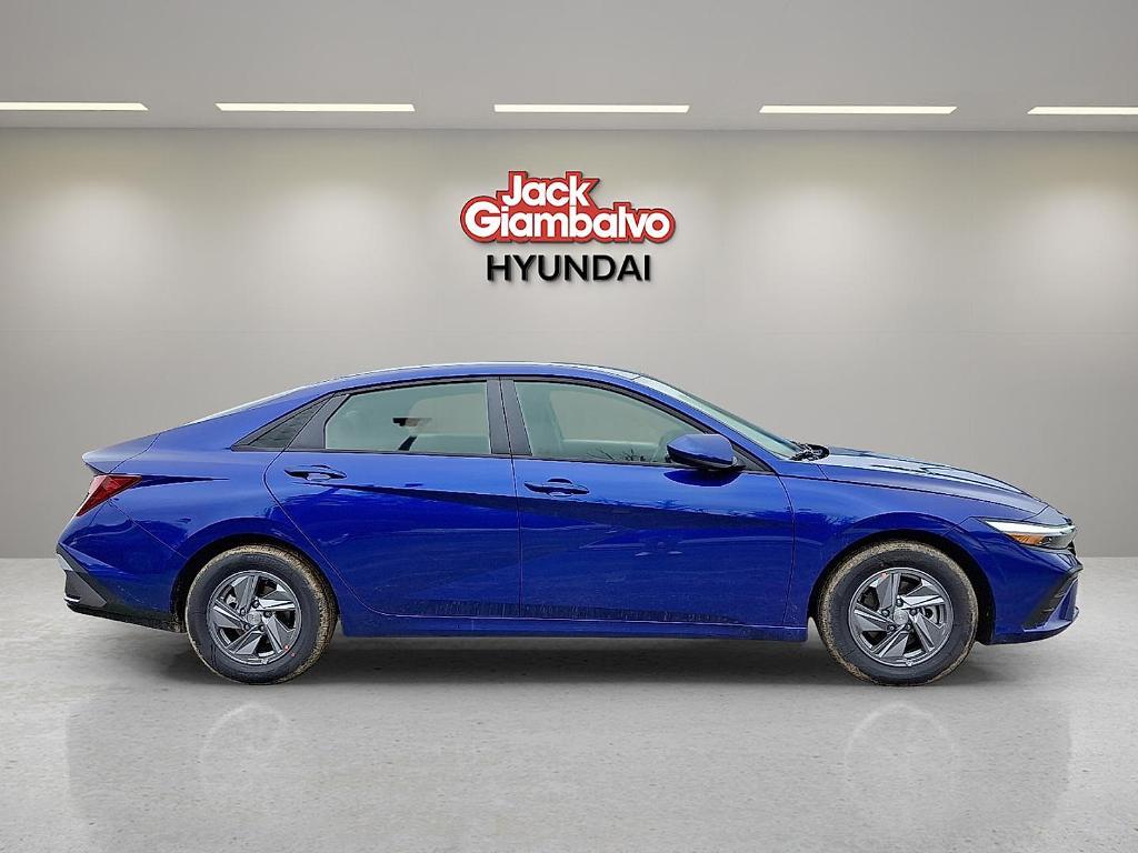 new 2025 Hyundai Elantra car, priced at $22,284