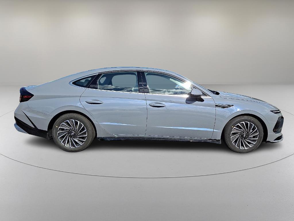 new 2026 Hyundai Sonata Hybrid car, priced at $32,989