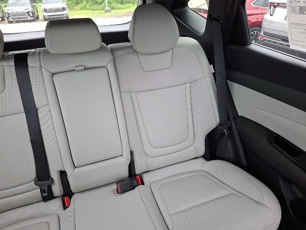new 2025 Hyundai TUCSON Hybrid car, priced at $38,425