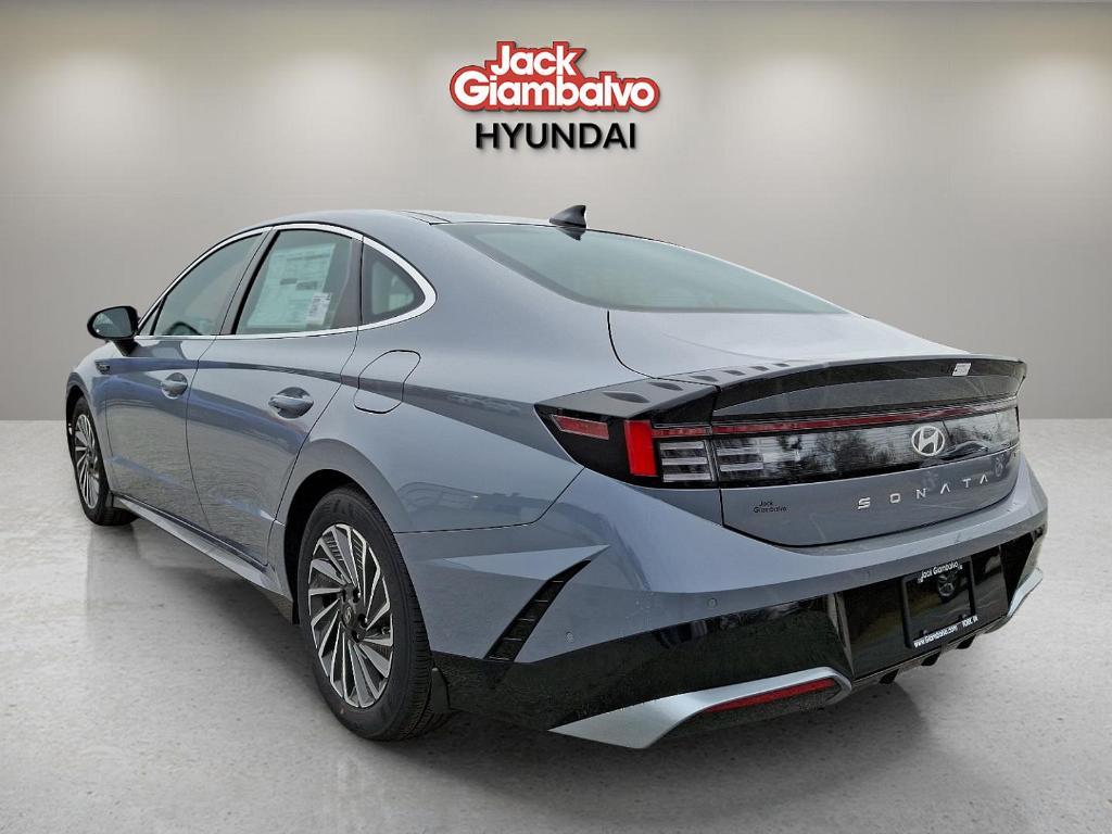 new 2025 Hyundai Sonata Hybrid car, priced at $38,446