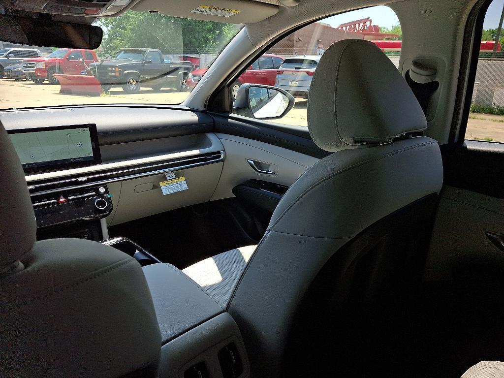 new 2025 Hyundai Tucson car, priced at $36,935