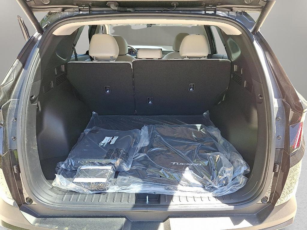 new 2025 Hyundai Tucson car, priced at $33,924