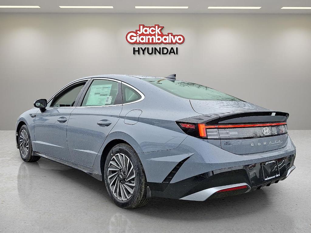 new 2025 Hyundai Sonata Hybrid car, priced at $31,885