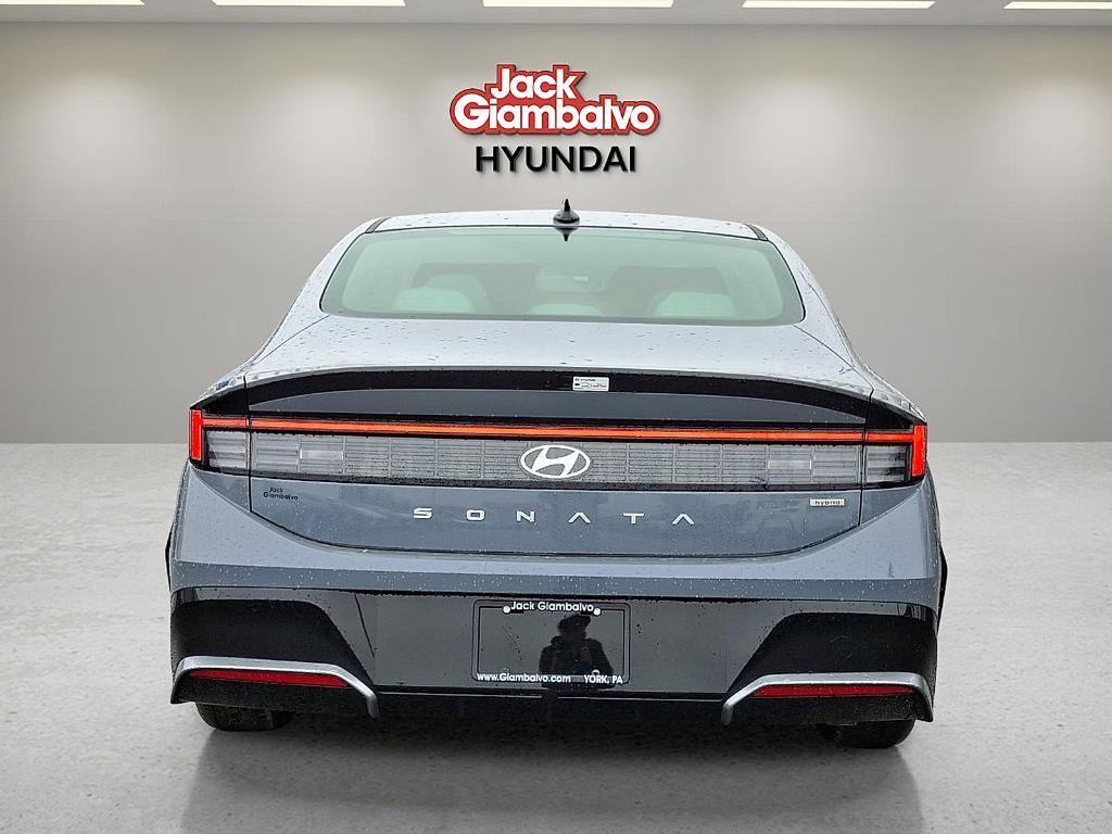 new 2025 Hyundai Sonata Hybrid car, priced at $31,885