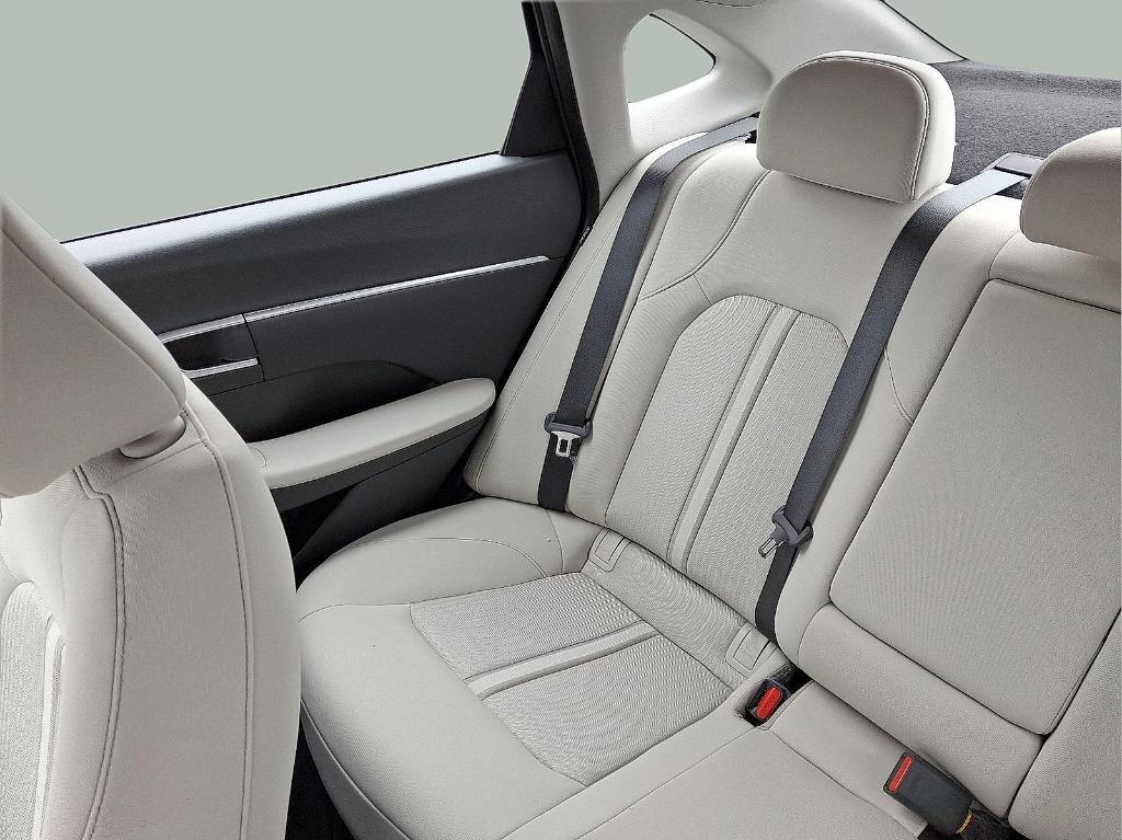 new 2025 Hyundai Sonata Hybrid car, priced at $31,885
