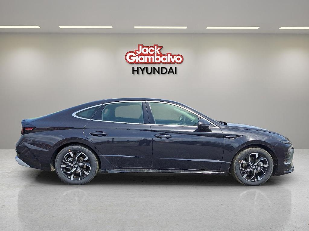 new 2025 Hyundai Sonata car, priced at $29,014