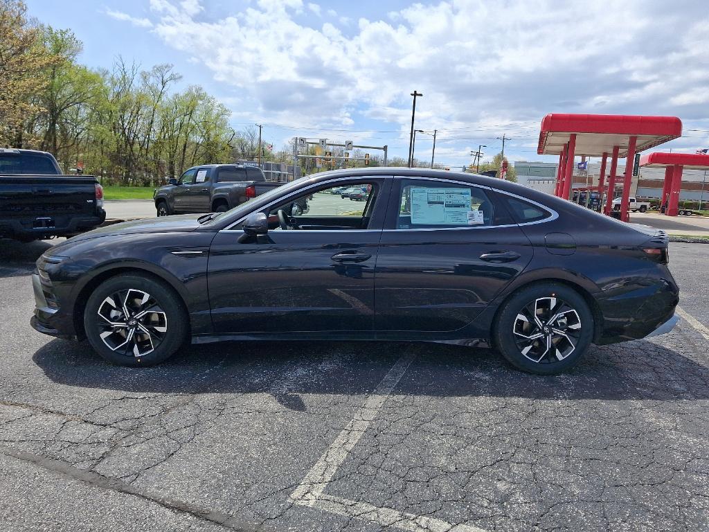 new 2025 Hyundai Sonata car, priced at $29,014