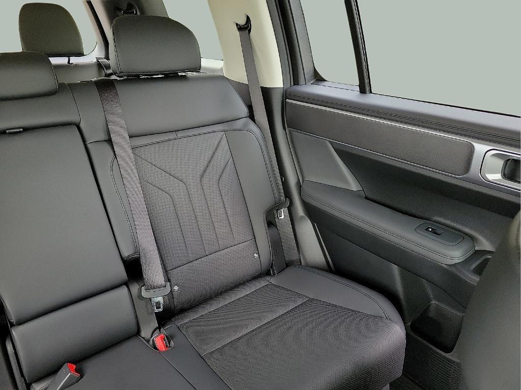 new 2025 Hyundai Santa Fe car, priced at $40,995