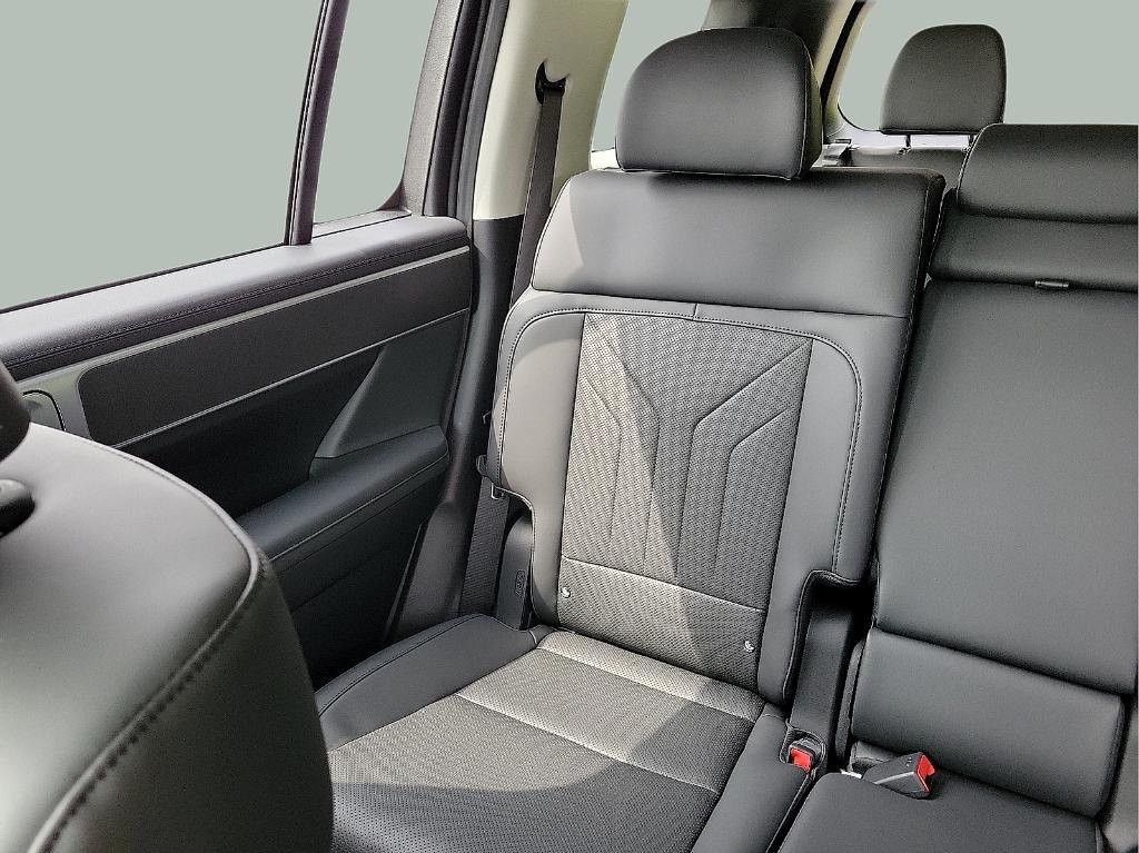 new 2025 Hyundai Santa Fe car, priced at $40,995