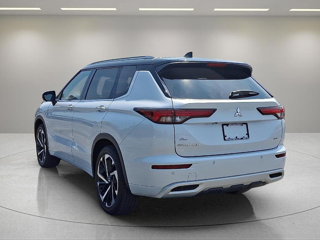 used 2023 Mitsubishi Outlander car, priced at $28,990